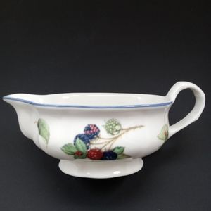 Villeroy and boch gravy boat